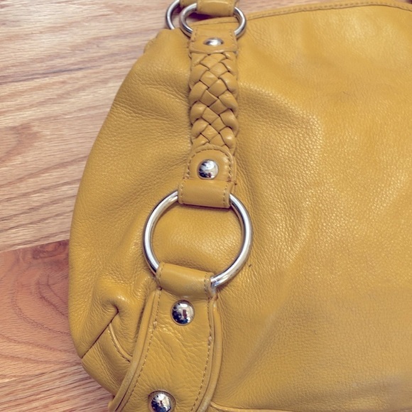 Banana Republic 100% leather shoulder bag Mustard Yellow silver hardware Y2K - Picture 3 of 12